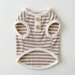 Caramel Cream – Ριγέ Μπλουζάκι Henley με Ξύλινα Κουμπιά (Beige & Off-White)