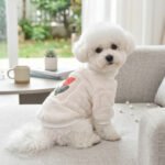 Rose Velvet Plush Dog Sweater – Λευκό Χνουδωτό Πουλόβερ Σκύλου με Ανάγλυφο Λουλούδι - Image 3