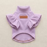 Lilac Ruffle Ribbed Top – Λιλά Πλεκτό Μπλουζάκι Σκύλου με Βολάν & Δερμάτινη Ετικέτα