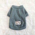 Deer Gary Melange Dog Top – Σαγέ Γκρι Μπλουζάκι Σκύλου με Υφασμάτινη Ετικέτα