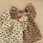 Vintage Mocha Floral – Ρομαντικό Μπλουζάκι με Βολάν (Mocha Brown) - Image 2